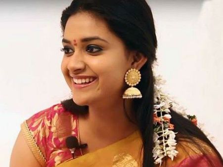 கீர்த்தி கேரவனுக்குள் போனால் ஏன் வெளியே வர அவ்ளோ நேரமாகுது?