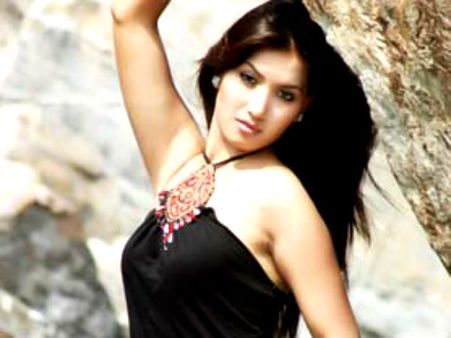 ஷூட்டிங்கில் தேவையில்லாமல் பேசியதால் கொடூரமாக கொல்லப்பட்ட நடிகை: பிளாஷ்பேக்