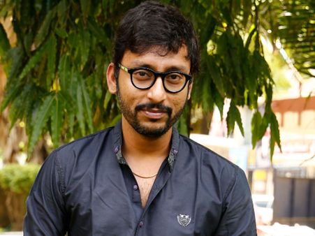 நீ யாரு? எச்ச: ட்விட்டரில் கமெண்ட் போட்டவரை திட்டிய ஆர்.ஜே. பாலாஜி