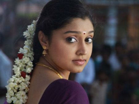 விஜய்க்குள் இருக்கும் இன்னொருவன்: சொல்கிறார் மாலா அக்கா