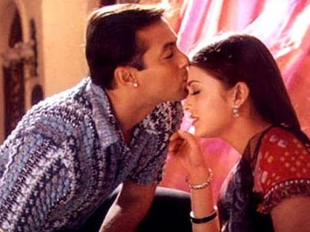 சல்மான் வேண்டாம், அபிஷேக்கை கட்டிக்கோ: ஐஸ்வர்யா ராய்க்கு அட்வைஸ் செய்தது யார் தெரியுமா?