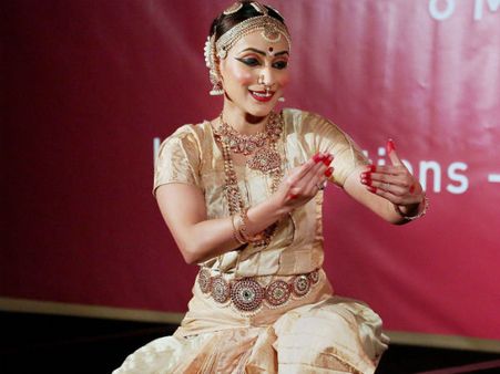 ஐஸ்வர்யாவா, பரதத்திற்காக வாழ்வை அர்ப்பணித்தவர்கள் அல்லவா ஐ.நா.வில் ஆடியிருக்க வேண்டும்: முருகசங்கரி