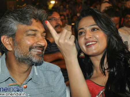 பாவங்க அனுஷ்கா, அட ராஜமவுலியும் என்ன தான் செய்ய முடியும்?