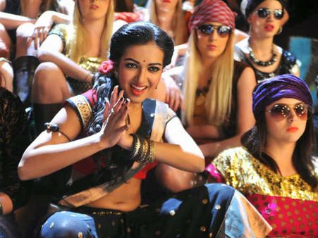 ஒரு பாட்டுக்கு குத்தாட்டம் போட ரூ.65 லட்சம் வாங்கிய ஆர்யா ஹீரோயின்