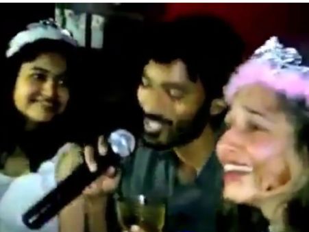 குடிபோதையில் தமன்னா, பூனமுடன் தனுஷ் பார்ட்டி: வீடியோ வெளியிட்ட சுசித்ரா