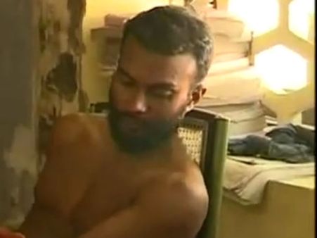 நிர்வாணமாக சுற்றி, பெண்ணிடம் சில்மிஷம் செய்த பிரபல திரைக்கதை எழுத்தாளருக்கு சிறை