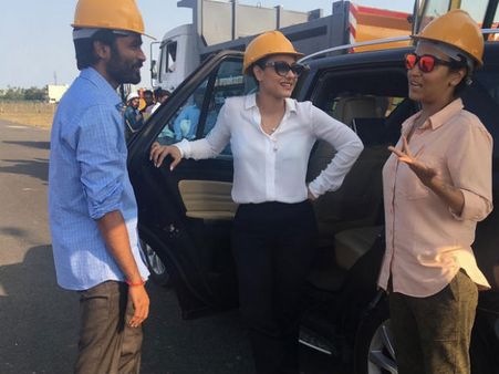 தனுஷின் விஐபி2: குட்பை சொல்லிவிட்டு கிளம்பிய கஜோல்