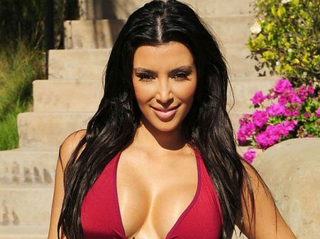 டாக்டர்கள் எச்சரித்தும் கர்ப்பமாகத் துடிக்கும் கவர்ச்சி நடிகை