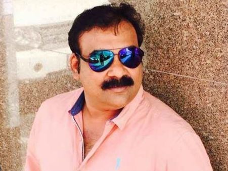 சமுத்திரக்கனி பட தயாரிப்பாளரை அடித்து நொறுக்கிய ரவுடிகள்