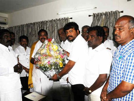 நடிகர்கள் சொந்தப்படம் எடுக்கணும்... அப்போதான் தயாரிப்பாளர்கள் வலி தெரியும்! - நடிகர் ஸ்ரீகாந்த்