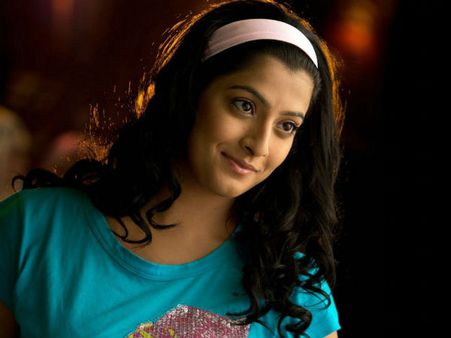 பாலியல் தொல்லை விவகாரம்: நாட்டாமை மகள் வரலட்சுமிக்கு எவ்ளோ பெரிய மனசு!