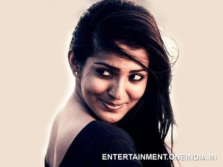 படுத்தால் தான் பட வாய்ப்பு என்றார்கள்: தனுஷ் நாயகி பகீர் பேட்டி