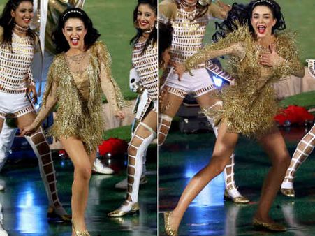 ஐபிஎல் விழாவில் மோசமான நடனம்: ஏமியை பார்த்து 'அந்த' வார்த்தையை பயன்படுத்திய நெட்டிசன்கள்