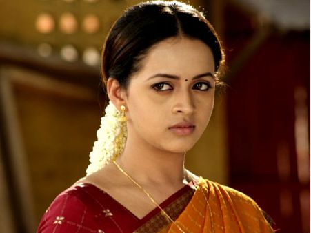 இயக்குநர்களுடன் 'அட்ஜஸ்ட்' செய்து பல முறை அபார்ஷன் செய்தேனா?: பாவனா பளிச் பேட்டி