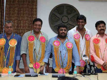 முதல் கோணல்.... ஞானவேல் ராஜா, பிரகாஷ்ராஜின் மிரட்டல் அணுகுமுறை!