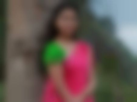 படுத்துவிட்ட மார்க்கெட்: கவர்ச்சிக் கடலில் தொப்புக்கடின்னு குதிக்கும் நடிகை