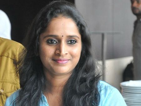 அரை நிர்வாண போட்டோவை காட்டி அசிங்கமா பேசிய இயக்குனர்: நெத்தியடி கொடுத்த நடிகை