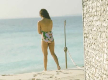 போய் பெரிய ஆள கூட்டிட்டு வா: பாருக்கு போன பிரபல நடிகையை விரட்டிவிட்ட பவுன்சர்கள்