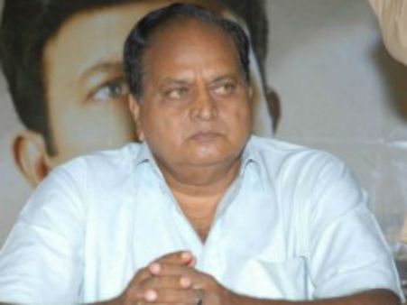 பெண்கள் படுக்கைக்கு தான் சரி என நான் சொன்னதில் என்ன தப்பு?: சீனியர் நடிகர் கேள்வி