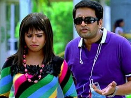 சந்தானம் என்னை கைவிட்டுட்டார்: நடிகை பரபர பேட்டி