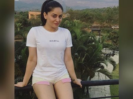 நைட் கிளப்பில் கண்ட இடத்தில் தொட்டவனை ஓங்கி அறைந்த பிரபல நடிகை