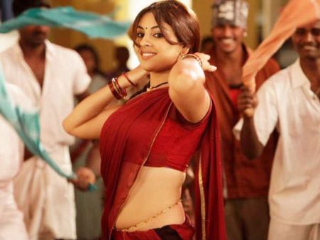 தனுஷ், சிம்பு நாயகியான 'தேனில் முக்கிய ஆப்பிள் நடிகை' தற்போது என்ன செய்கிறார் தெரியுமா?