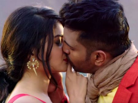 சம்மரை கூலாக்க வரும் சந்தானம்!