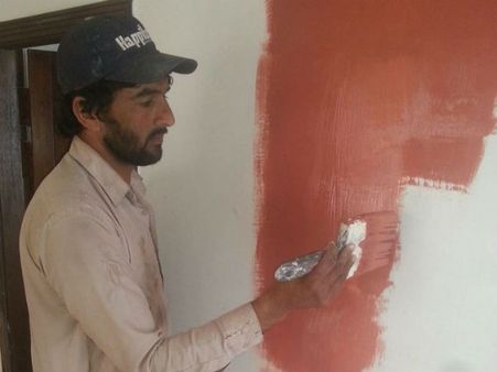 ஒரு வேளை சோறு, சாலையோரம் தூக்கம், வீடுகளுக்கு பெயிண்ட் அடிக்கும் பிரபல நடிகர்