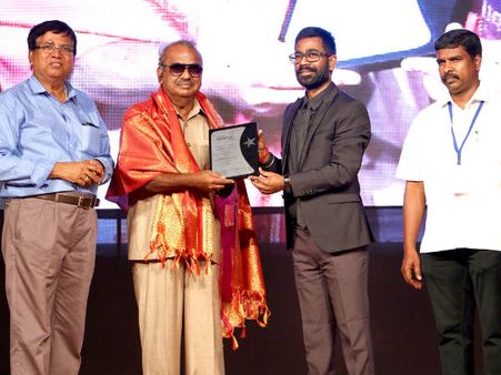 எழுத்தாளர் ராஜேஷ்குமார், மைம் கோபிக்கு வாழ்நாள் சாதனையாளர் விருது!