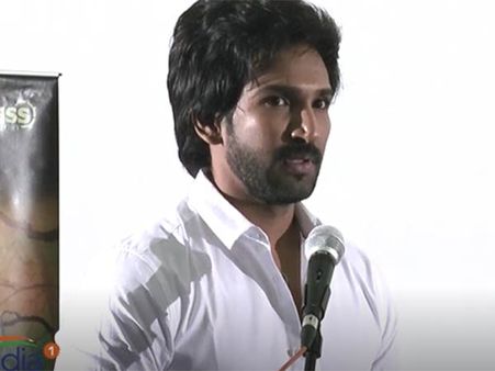 வில்லன், இரண்டு ஹீரோக்களில் ஒருவர்... எதற்கும் ரெடி! - ஆதி பேட்டி