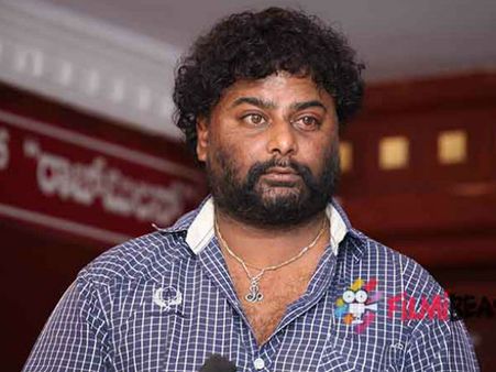 காதலை ஏற்க மறுத்த நடிகை: பினாயிலை குடித்து தற்கொலைக்கு முயன்ற நடிகர்