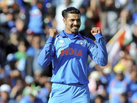 ஏய்யா ஜடேஜா, நீ அவுட்டாயிருந்தா என்ன கொறஞ்சா போயிருப்ப: குமுறும் பிரபலங்கள்