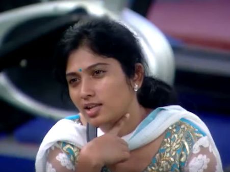 ஜல்லிக்கட்டு போராட்டம் பற்றி குண்டு ஆர்த்தி சொல்வது உண்மையா?: இல்ல இது டிஆர்பி ஸ்டண்டா?