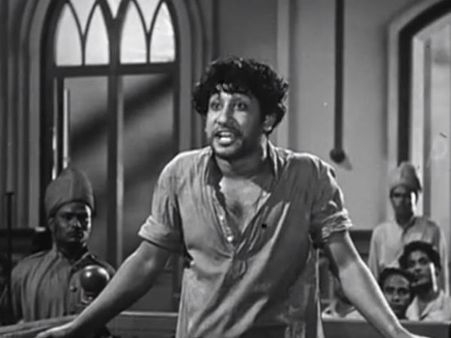 ஓடினாள்.. ஓடினாள்.. வாழ்க்கையின் ஓரத்திற்கே ஓடினாள்.. மறக்க முடியாத 