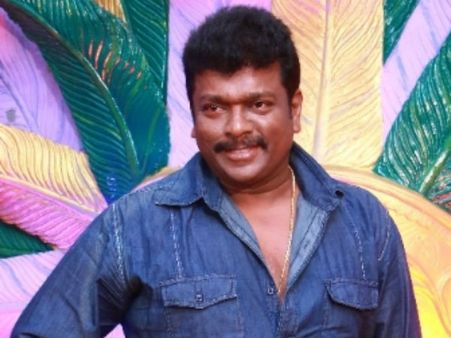பாரதிராஜா ஒரு குரங்கு, அவர் நடிகரே இல்லை: பார்த்திபன்