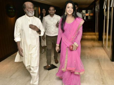 காலா படப்பிடிப்புக்கு இடையே மகாராஷ்டிரா முதல்வரின் மனைவியை சந்தித்த ரஜினி