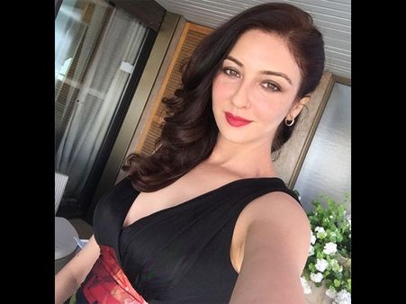 சுற்றுலா சென்ற இடத்தில் நடிகையிடம் ரூ. 60,000 கொள்ளை