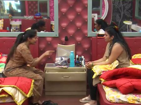 அவ மூஞ்சியை உடைச்சிடுவேன்: கோபத்தில் கொந்தளிக்கும் நமீதா