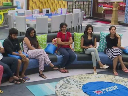 டிஆர்பிக்காக போட்டியாளர்களை மோதவிடும் பிக் பாஸ்: உண்மையை உளறிய 'ஓவியா'