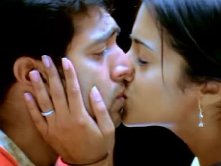 இன்று உலக முத்த தினம்: தமிழ் சினிமாவின் அதிரடி முத்தக் காட்சிகள் இதோ!