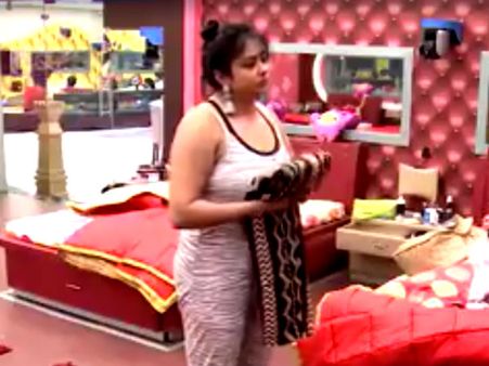 நமீதாவின் இந்த திடீர் முடிவுக்கு காரணம் உலக நாயகனோ?