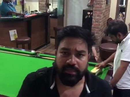 பிக் பாஸ் வீட்டில் கஞ்சா குடிக்கிறாங்களா?: வெங்கட் பிரபு, பாய்ஸ் வீடியோவை பாருங்க