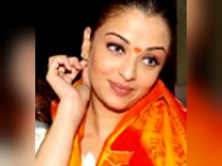 வைரலான ஐஸ்வர்யா ராயின் மார்பிங் போட்டோ: உண்மை என்ன?