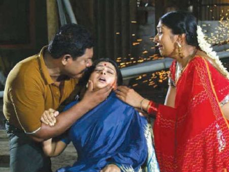 'அப்ப நாங்கனாப்ள யாராம்..?' - க்ளிஷேவில் சளைக்காத தமிழ் சினிமா