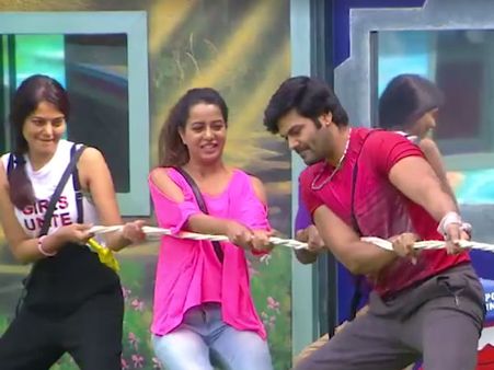 ஓவியா இல்லாதத சமாளிக்க என்னலாம் கோமாளித்தனம் பண்ண வேண்டியிருக்கு!!#BiggBossTamil