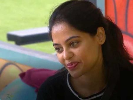 பிக் பாஸ் வீட்டில் சேஃபாக விளையாடும் பிந்து மாதவியின் சம்பளம் எவ்வளவு தெரியுமா?