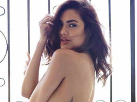 என் நிர்வாண போட்டோ ரொம்ப முக்கியமா, போய் புள்ளகுட்டிய படிக்க வைங்க: நடிகை