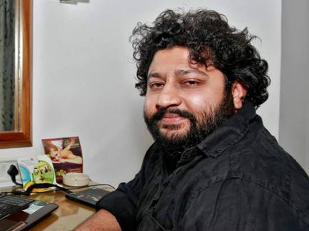 'அங்கமாலி டைரீஸ்' இயக்குநரின் அடுத்த சாதனை!