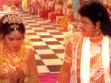 குழந்தை கடத்தல்: திரௌபதி நடிகையிடம் போலீஸ் துருவித் துருவி விசாரணை