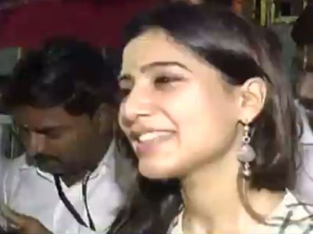 திருப்பதியில் சமந்தா சாமி தரிசனம்... செல்ஃபி எடுத்த ரசிகர்கள்